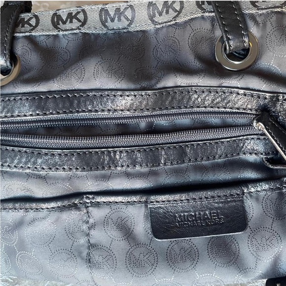 Michael Kors Monogram Gray Tote - Picture 4 of 7